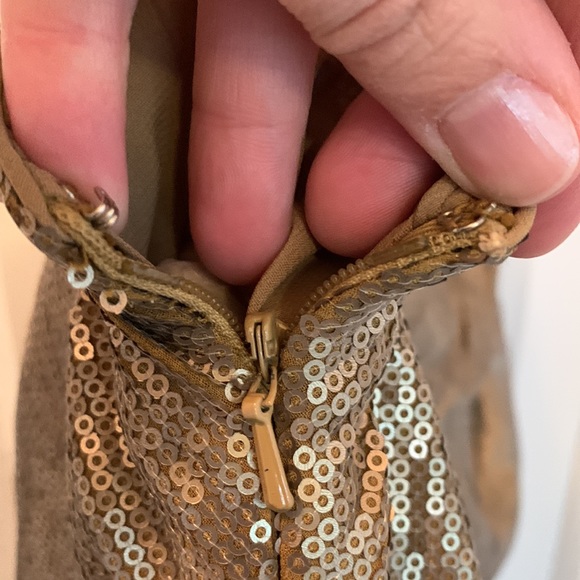 ✨Badgley Mischka Gold Sequin One-Shoulder Dress ✨ — Red Carpet & Holiday Ready - Picture 6 of 7